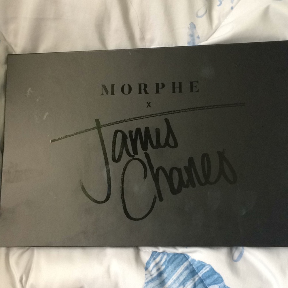 James Charles x morphe eyeshadow palette